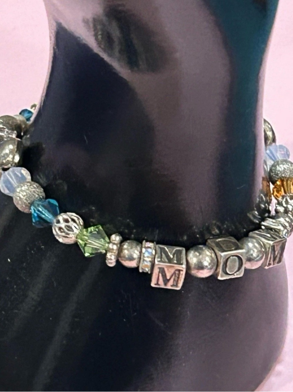Personalized Silver-Tone “Mom”Charm Bracelet with Multicolored Crystal Beads